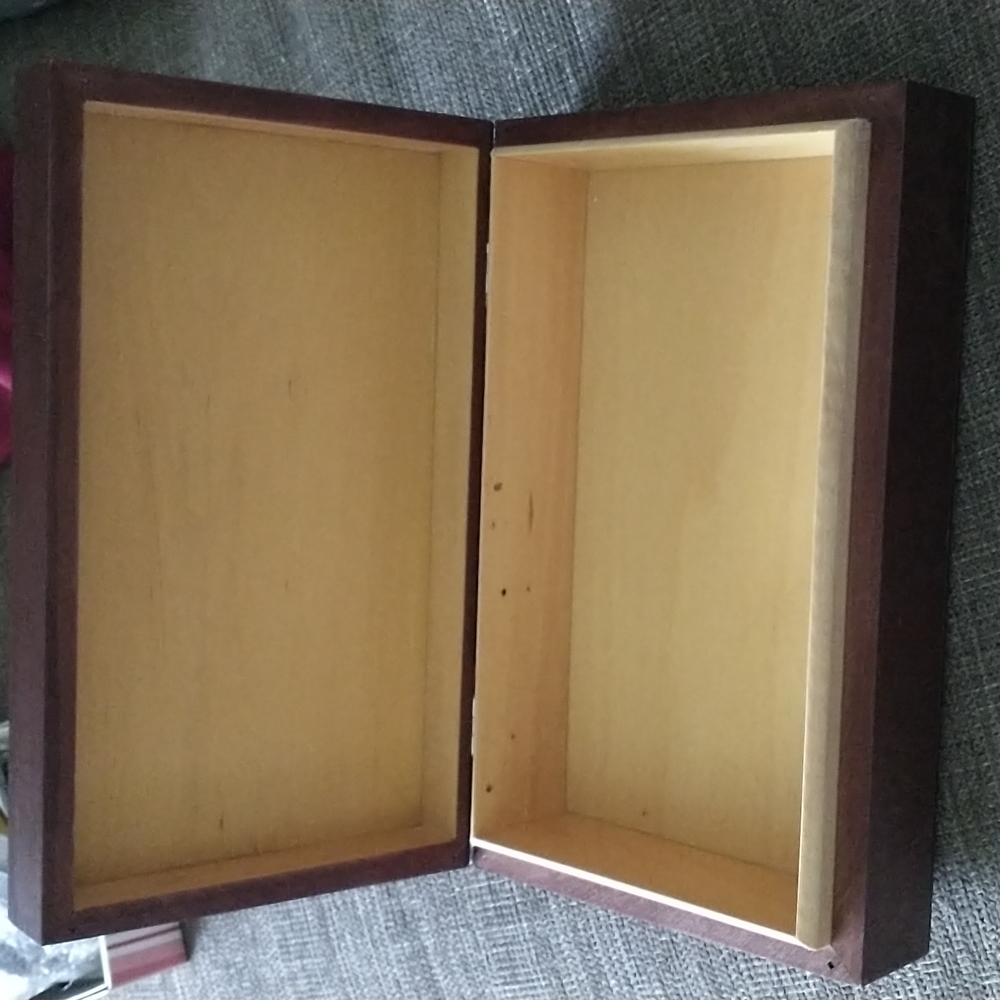 Lovely wood jewelry/trinket box - Picture 4 of 12